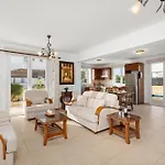 St George - 3 Bed With Private Pool