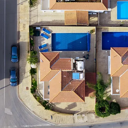 St George - 3 Bed With Private Pool *