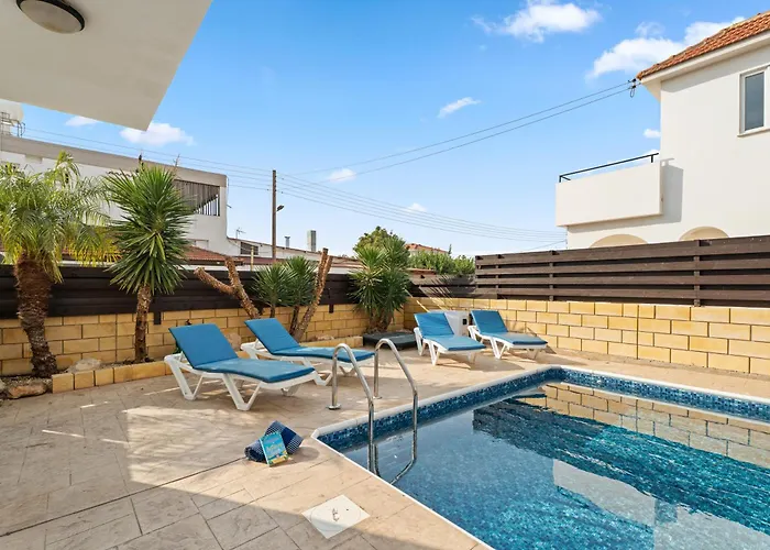 St George - 3 Bed With Private Pool *