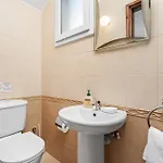 St George - 3 Bed With Private Pool *