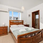 St George - 3 Bed With Private Pool *