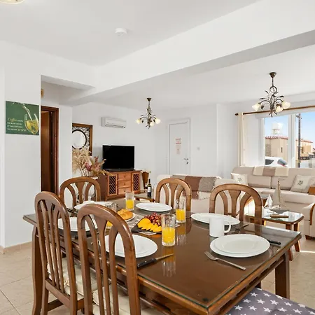 St George - 3 Bed With Private Pool Vila Xylophaghou