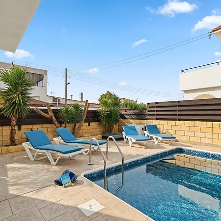 St George - 3 Bed With Private Pool *