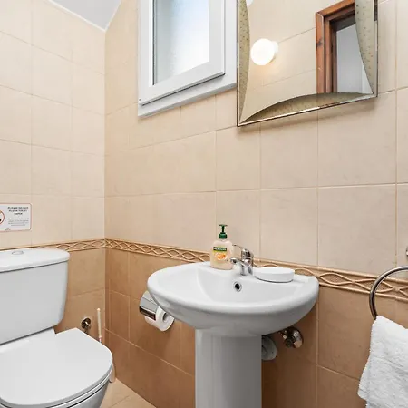 St George - 3 Bed With Private Pool *