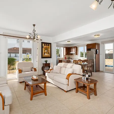 St George - 3 Bed With Private Pool