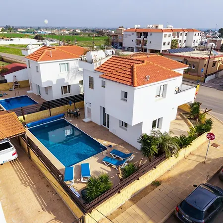 St George - 3 Bed With Private Pool