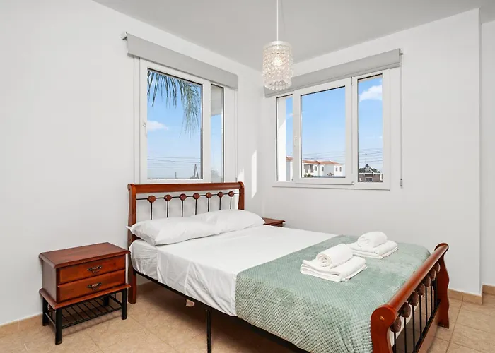 St George - 3 Bed With Private Pool