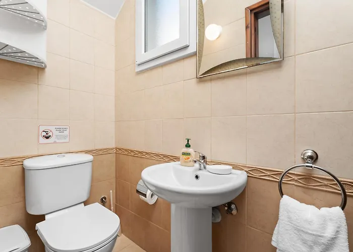 St George - 3 Bed With Private Pool *