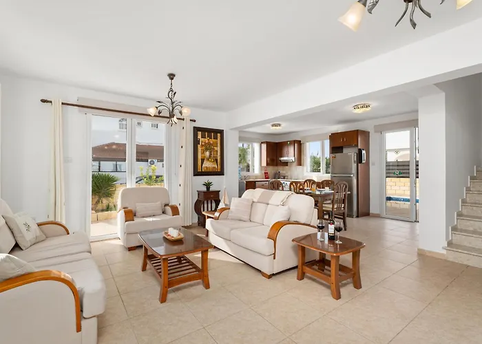 St George - 3 Bed With Private Pool