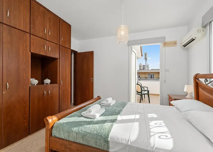 St George - 3 Bed With Private Pool Vila