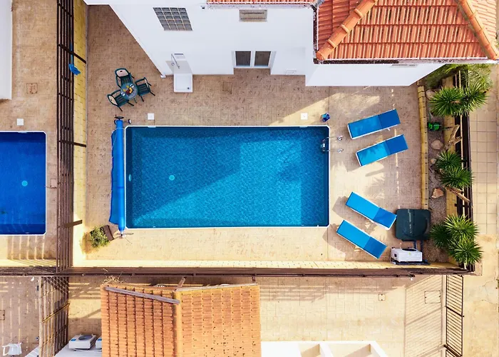 St George - 3 Bed With Private Pool Vila *